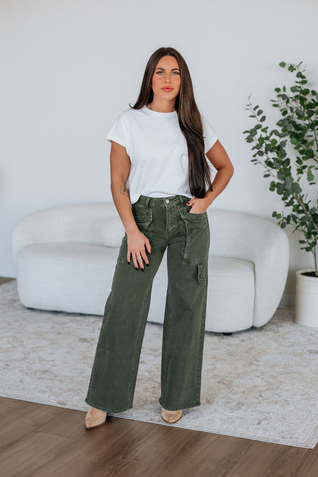 Monika Basic Tee